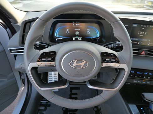 Certified 2025 Hyundai Elantra Sport image 26