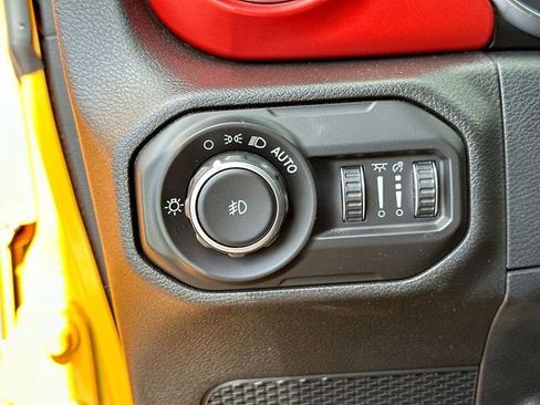 Used 2021 Jeep Wrangler Unlimited Rubicon AWD/4WD image 24