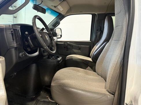 Used 2018 Chevrolet Express 3500 LT w/ LT Preferred Equipment Group RWD image 12