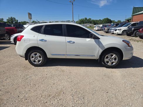 Used 2014 Nissan Rogue S w/ Convenience Package AWD/4WD image 2