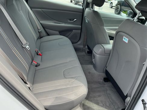 Used 2025 Hyundai Elantra SEL FWD image 28