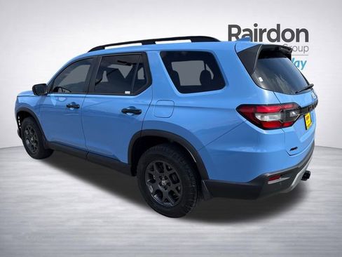 Used 2023 Honda Pilot TrailSport image 5