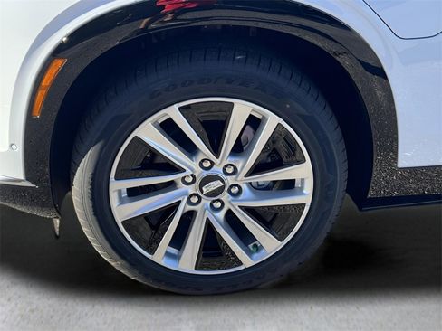 New 2026 Cadillac Vistiq Luxury image 9