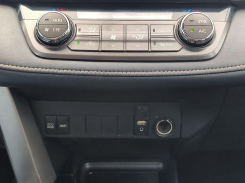 Used 2015 Toyota RAV4 XLE FWD image 20