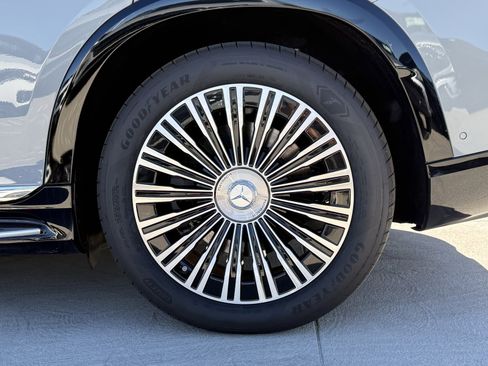 New 2025 Mercedes-Benz Maybach EQS 680 4MATIC image 14