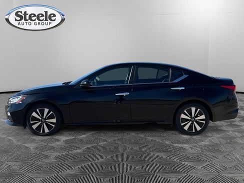Used 2022 Nissan Altima 2.5 SV image 2