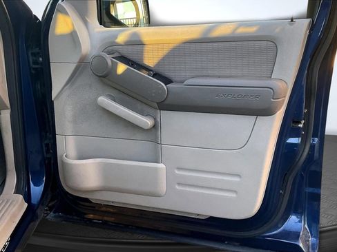 Used 2006 Ford Explorer XLT image 23