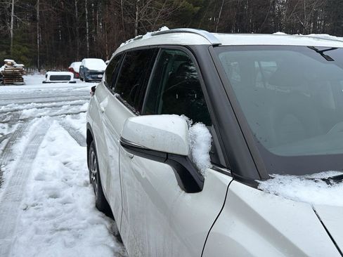 Used 2020 Toyota Highlander XLE image 5