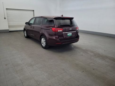 Used 2018 Kia Sedona LX FWD image 5