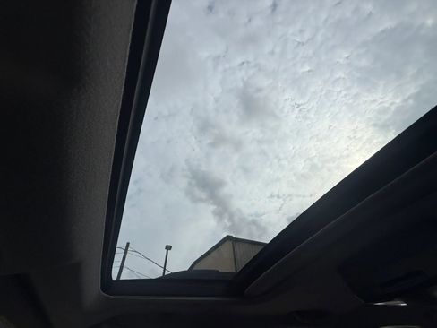 Used 2005 Toyota 4Runner Limited image 16