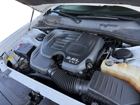 Used 2020 Dodge Challenger SXT RWD image 12