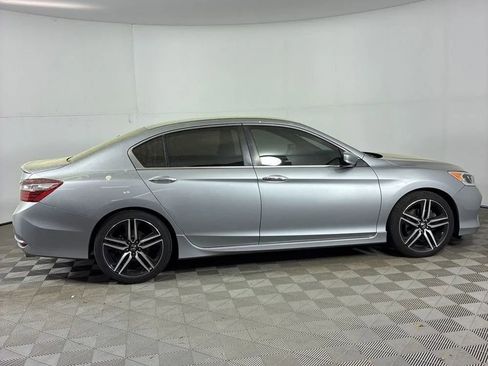 Used 2016 Honda Accord Sport image 10