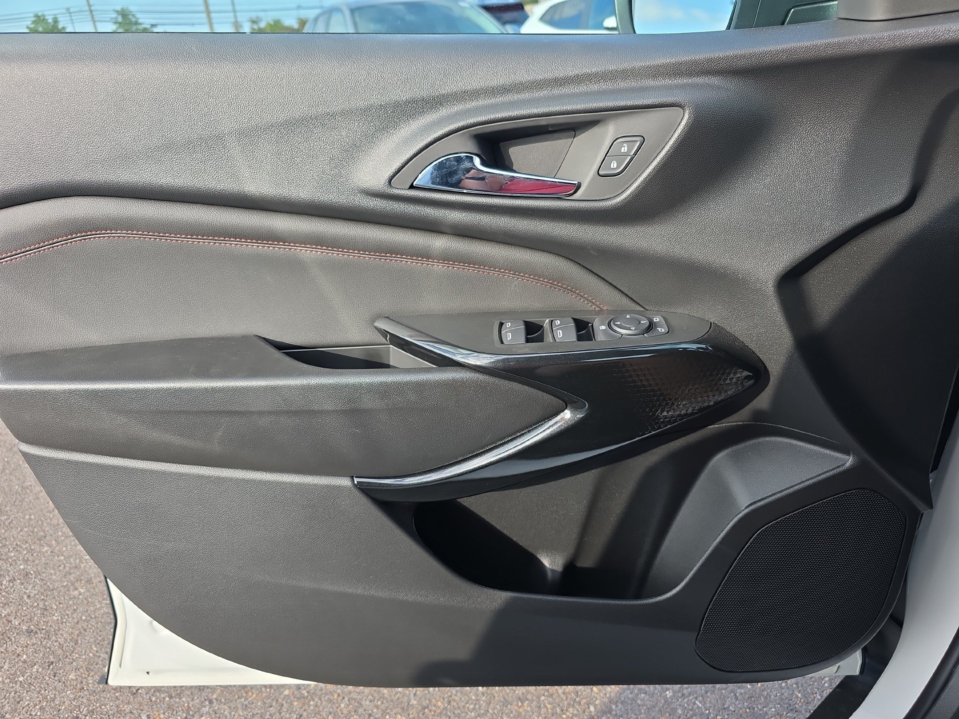 New 2026 Chevrolet Trax RS w/ Sunroof Package FWD image 10
