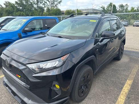 Used 2020 Toyota RAV4 LE w/ All Weather Liner Package AWD/4WD image 16