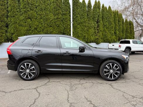 Used 2025 Volvo XC60 B5 Plus w/ Protection Package Premier AWD/4WD image 11