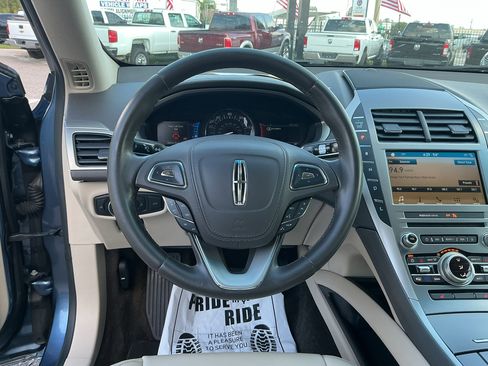 Used 2018 Lincoln MKZ Premiere image 15