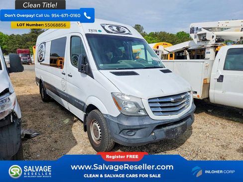 Used 2017 Freightliner Sprinter 2500 RWD image 5