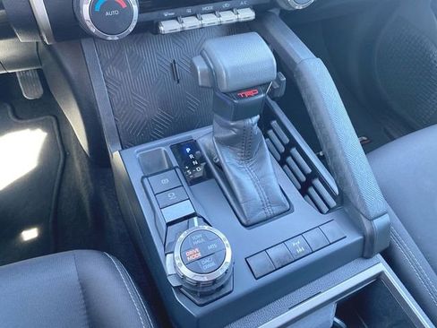 Used 2025 Toyota Tacoma TRD Off-Road AWD/4WD image 15