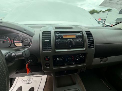 Used 2013 Nissan Frontier S w/ S Preferred Pkg RWD image 10