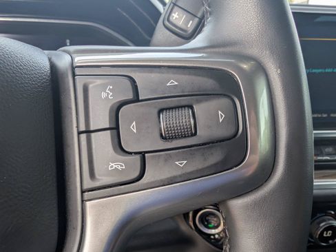 Used 2025 Chevrolet Silverado 1500 LT AWD/4WD image 24