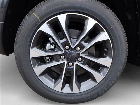 New 2025 Jeep Grand Cherokee L Overland w/ Luxury Tech Group IV image 5