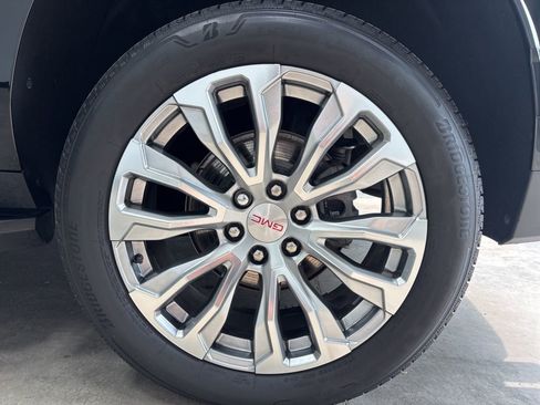 Used 2024 GMC Yukon XL Denali image 13
