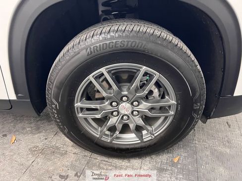 Used 2025 GMC Acadia Elevation image 19