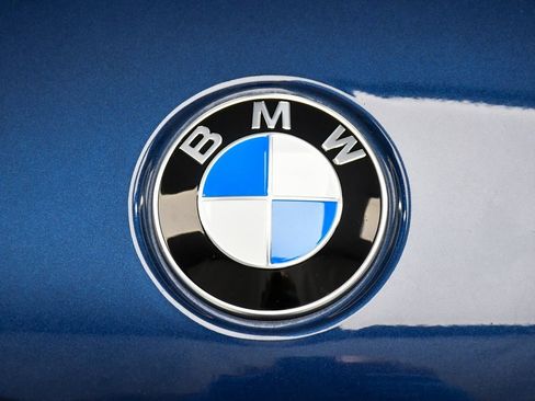 Used 2023 BMW 530i xDrive w/ Premium Package image 94