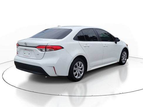 Used 2023 Toyota Corolla LE FWD image 4