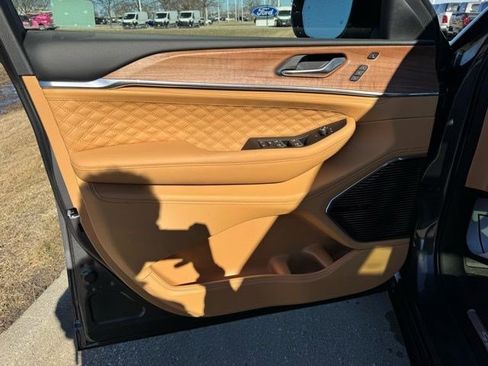 New 2026 Jeep Grand Cherokee Summit w/ Obsidian Package AWD/4WD image 8