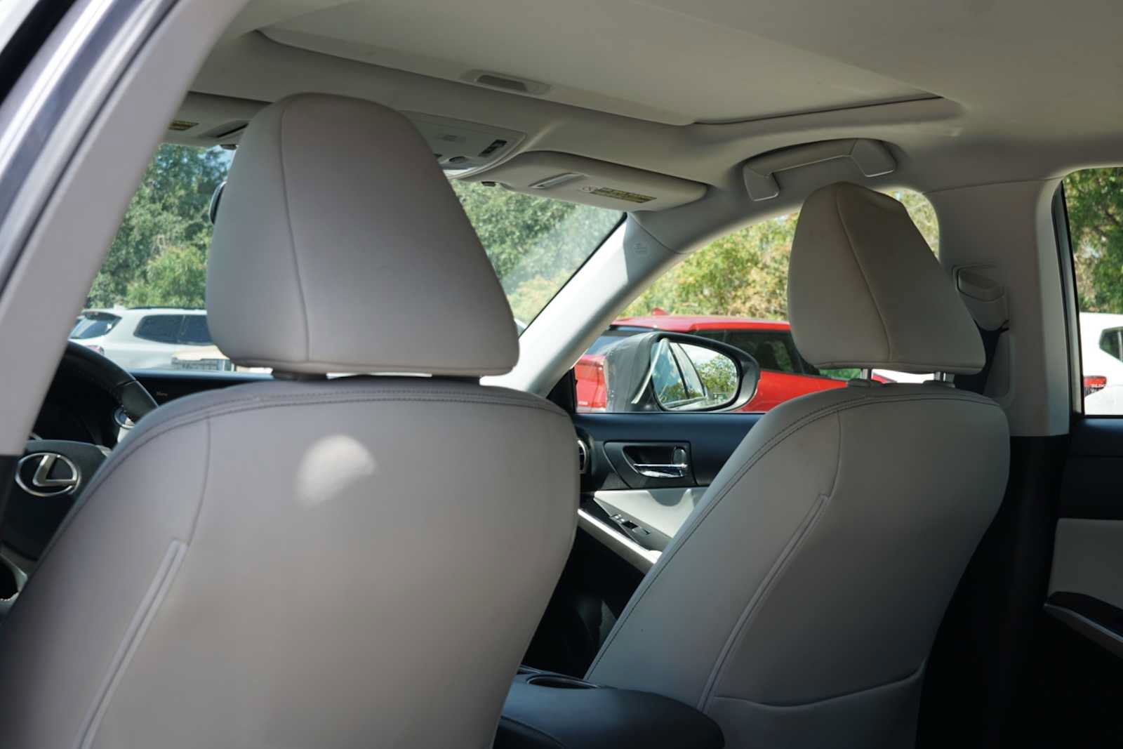 Used 2015 Lexus IS 250 w/ Premium Package RWD image 19
