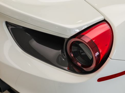 Used 2018 Ferrari 488 Spider RWD image 30