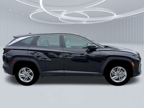 New 2026 Hyundai Tucson SE image 9