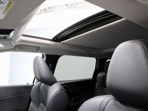 New 2026 Mitsubishi Outlander SE image 30