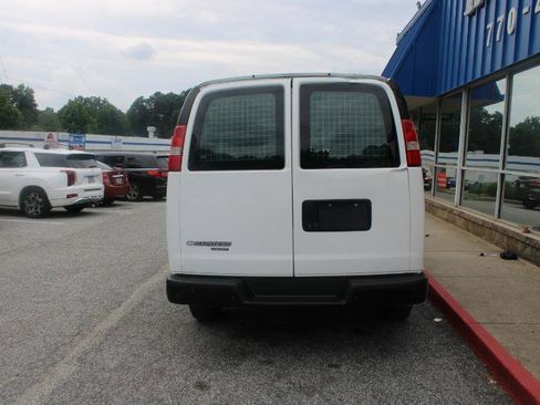 Used 2016 Chevrolet Express 2500 RWD image 5
