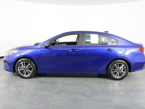 Used 2023 Kia Forte LXS w/ LXS Technology Package image 9