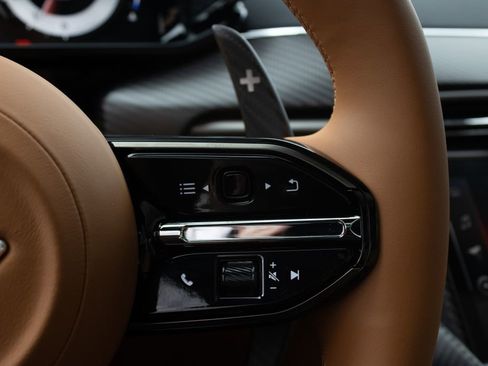 New 2025 Aston Martin Vanquish image 16