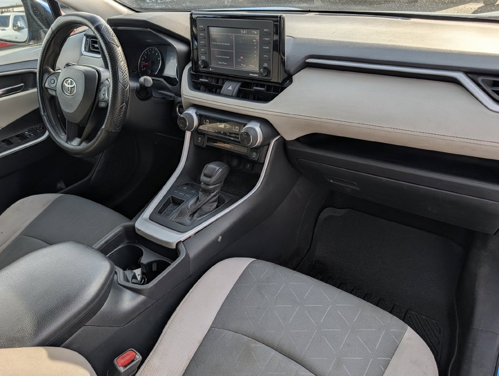 Used 2021 Toyota RAV4 XLE w/ Convenience Package FWD image 33
