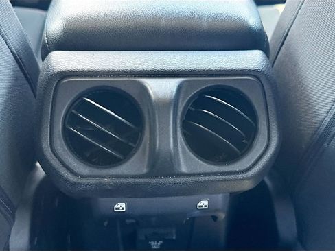 Used 2023 Jeep Wrangler Unlimited Rubicon AWD/4WD image 29