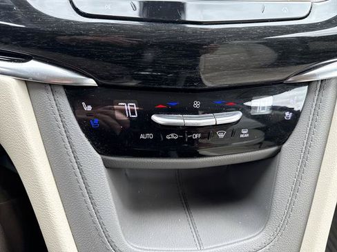 Certified 2023 Cadillac XT6 Premium Luxury AWD/4WD image 17