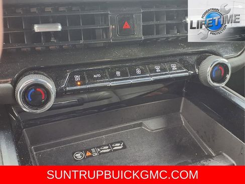 Used 2025 Chevrolet Tahoe LT image 13