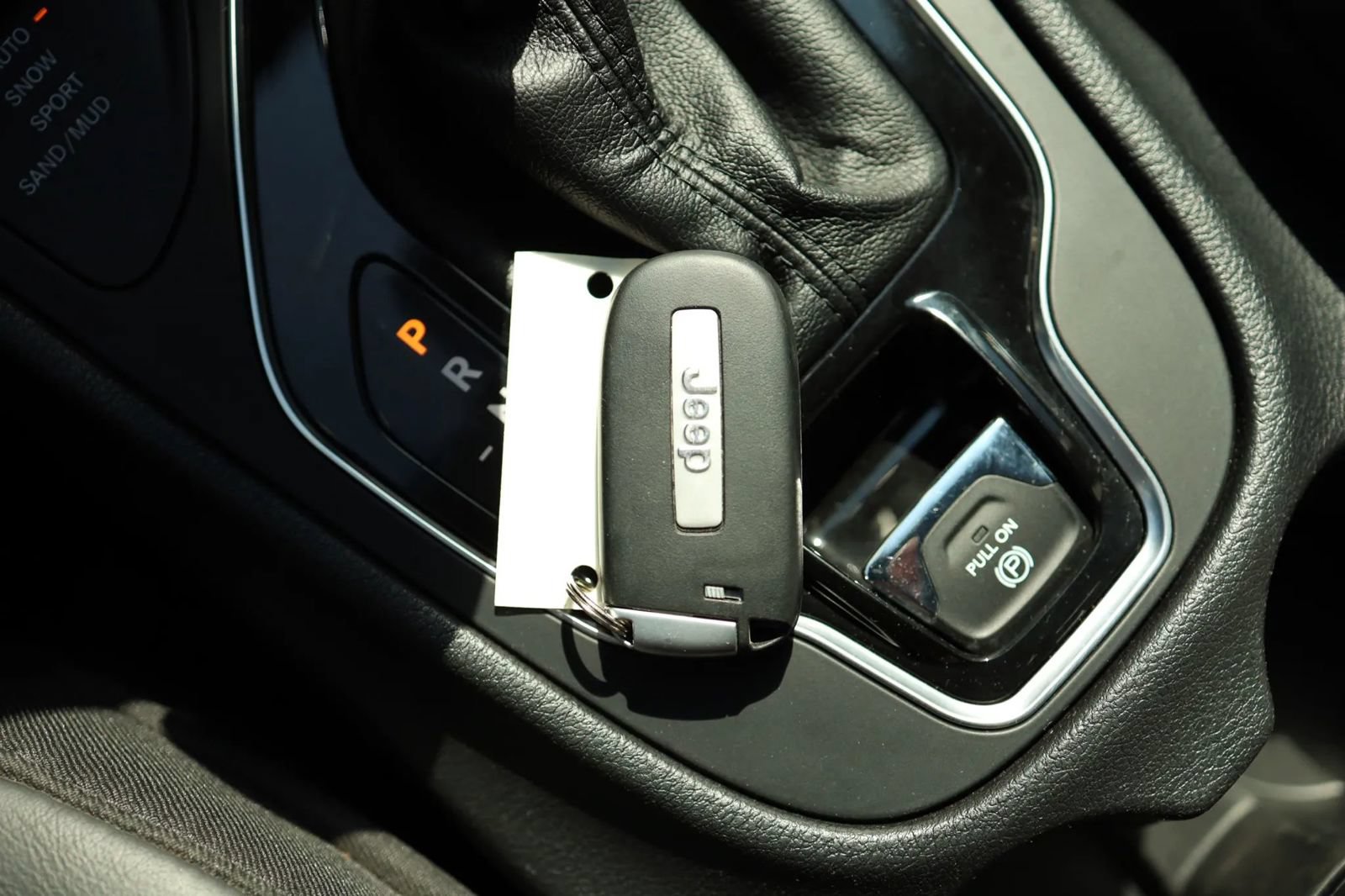 Used 2020 Jeep Cherokee Limited AWD/4WD image 28