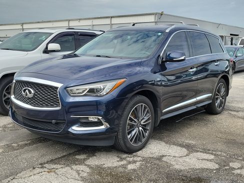 Used 2020 INFINITI QX60 Luxe w/ Sensory Package AWD/4WD image 3