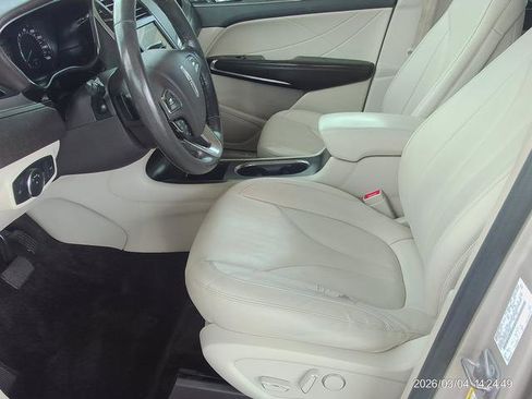 Used 2017 Lincoln MKC Premiere FWD image 7