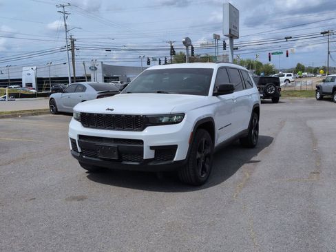 Certified 2021 Jeep Grand Cherokee L Laredo image 4