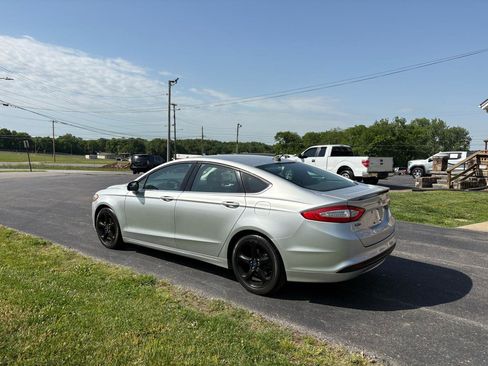 Used 2015 Ford Fusion SE w/ Equipment Group 201A FWD image 21