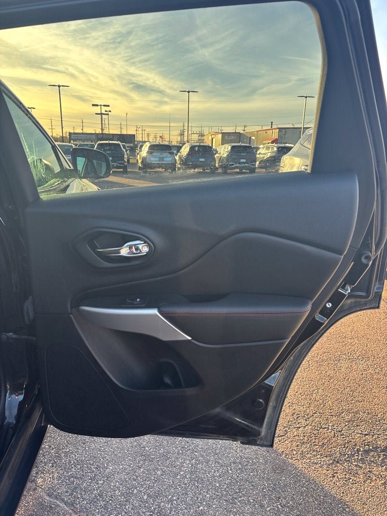 Used 2018 Jeep Cherokee Trailhawk w/ Quick Order Package 27L AWD/4WD image 25