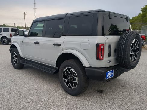 New 2026 Ford Bronco Outer Banks image 5