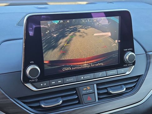 Used 2024 Nissan Altima 2.5 SV image 24