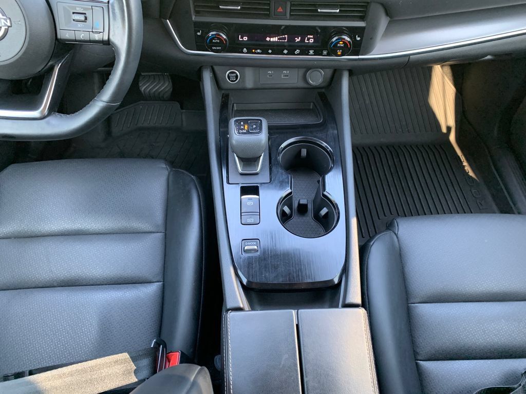 Used 2023 Nissan Rogue SV w/ SV Premium B Package FWD image 19